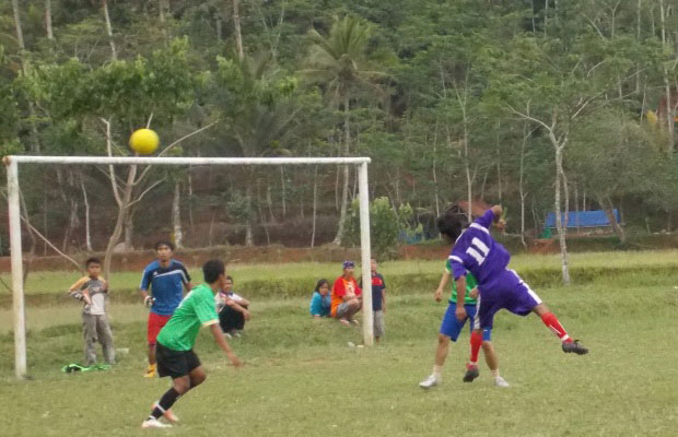 Turnamen Bola Desa Cisontrol, Jetak Boyong Piala Bergilir Kades