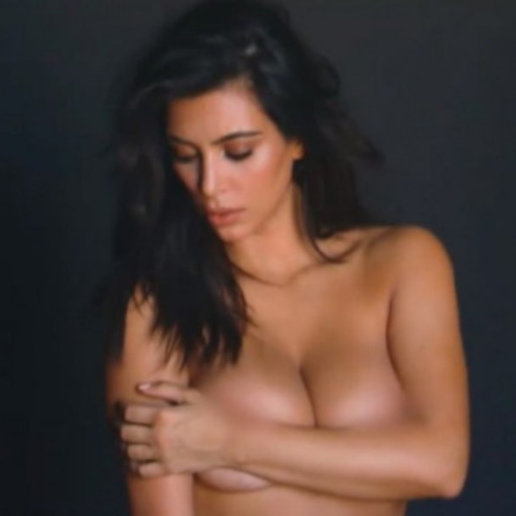 Foto toples Kim Kardashian