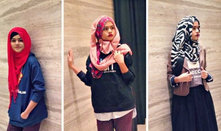 Tips Padu Padan Warna Hijab dan Pakaian