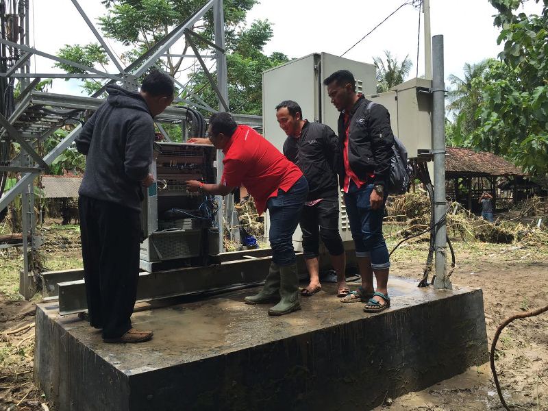 Telkomsel Pasca Banjir di Cibingbin