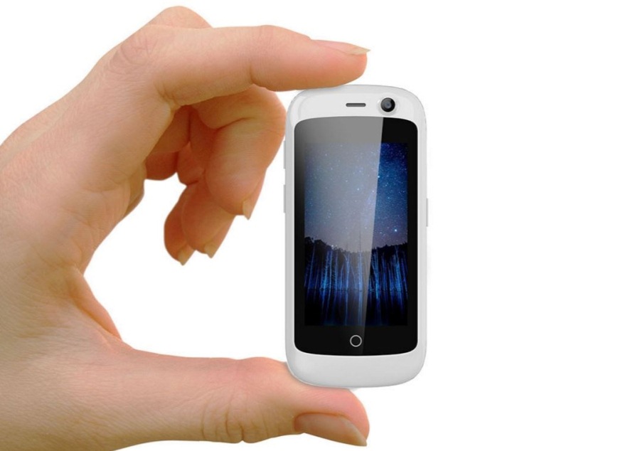 Микро через телефон. Смартфон unihertz Jelly. Самый маленький смартфон в мире. Маленький смартфон 4 дюйма. Самый маленький смартфон 4g.