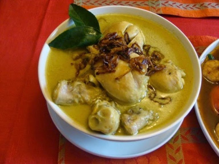 Resep Opor Ayam Sajian Wajib Khas Lebaran Yang Rasanya Nampol Abis