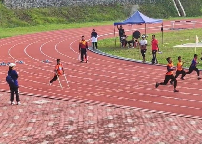 Bangga! Anak Penyandang Disabilitas Semangat Ikut Lomba Lari 100 Meter